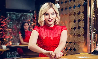 Hình ảnh minh họa quá trình thu thập dữ liệu cá nhân, với các biểu tượng thông tin người dùng, biểu đồ và luồng dữ liệu bảo mật.